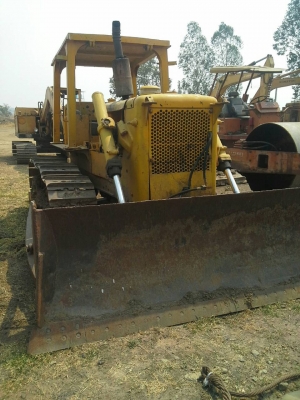 ขายรถแทรกเตอร์ CAT D5D เกียร์ ตัดสภเพพร้อมใซ้เครื่องดีเกียร์ดีเอกสารใบสัญญาซื้อขาย