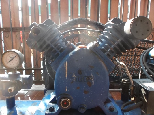 ปั้มลม TIGER 64L ใช้งานได้ปกติ 5800 ปั้มลม TIGER 64L ใช้งานได้ปกติ 5800