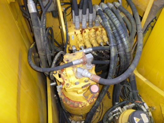 รถขุดล้อยาง PW160ES-7K 4695hrs 2004yr Tel : 098-858-5524 สามภพ ครับ