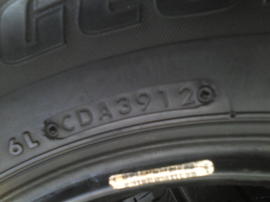 205/70R15 BRIDGESTONE DURAVIS 611 ปี2012 สวย ดอกยางหนาลึกไม่มีปะ tel.081-427-3941