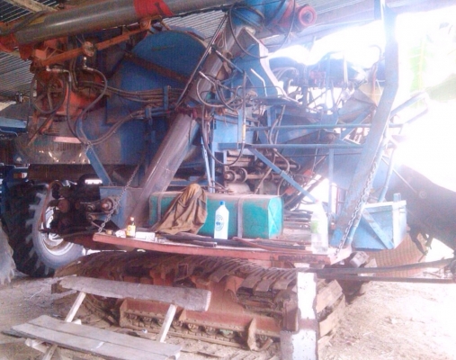 ขายด่วน รถเกี่ยวข้าวไทยเจริญการช่าง เครื่องยนต์ ISUZU 185 HP 6BG1 ฝาส้ม อุ้มปรับระดับขวา 2.5 ตัน ปั๊มไดกิ้นเบอร์ 22 ช่วงล่างตัวเดิน 10HT รถพร้อมใช้งานได้เลยครับ ราคาต่อรองได้ครับ ขายด่วน รถเกี่ยวข้าวไทยเจริญการช่าง เครื่องยนต์ ISUZU 185 HP 6BG1 ฝาส้ม อุ้มปรับระดับขวา 2.5 ตัน ปั๊มไดกิ้นเบอร์ 22 ช่วงล่างตัวเดิน 10HT รถพร้อมใช้งานได้เลยครับ ราคาต่อรองได้ครับ