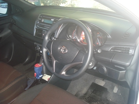 ขายดาวน์เก๋ง TOYOTA YARIS ปี 2013 1.2 J สีขาว