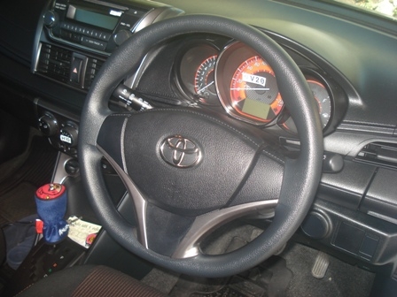 ขายดาวน์เก๋ง TOYOTA YARIS ปี 2013 1.2 J สีขาว