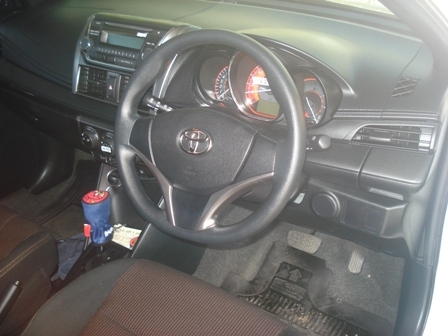 ขายดาวน์เก๋ง TOYOTA YARIS ปี 2013 1.2 J สีขาว