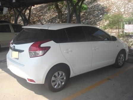 ขายดาวน์เก๋ง TOYOTA YARIS ปี 2013 1.2 J สีขาว