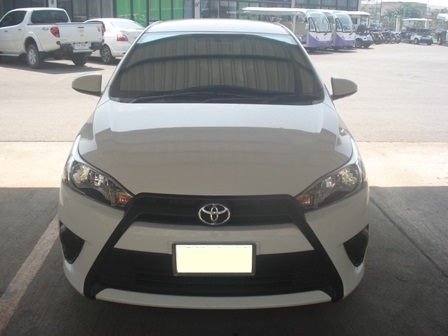 ขายดาวน์เก๋ง TOYOTA YARIS ปี 2013 1.2 J สีขาว