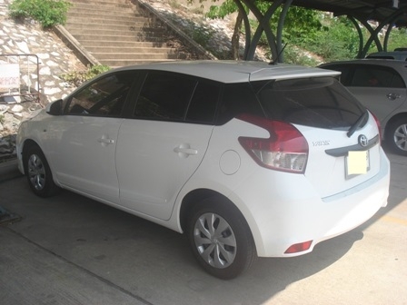 ขายดาวน์เก๋ง TOYOTA YARIS ปี 2013 1.2 J สีขาว