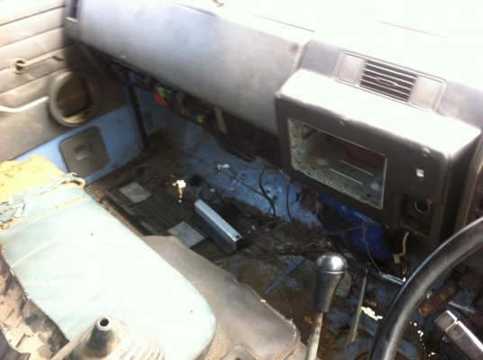 (ขอบคุณพี่เสือครับขายแล้วครับ)หัวรถอีซูซุNPR115แรงขายถูก