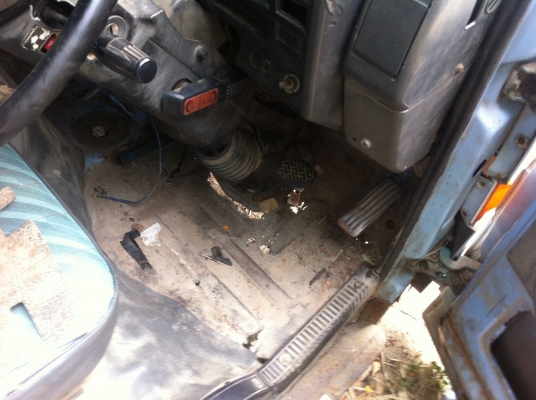 (ขอบคุถณพี่เสือครับขายแล้วครับ)ขายหัวรถอีซูซุNPR115ขายถูก