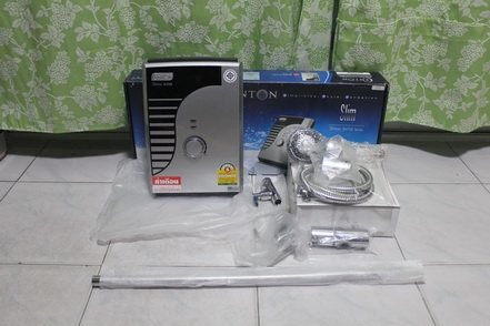 เครื่องทำน้ำอุ่น เซ็นตัน 3500วัตต์ สีเงิน ของใหม่ยังไม่เคยติดตั้งครับ