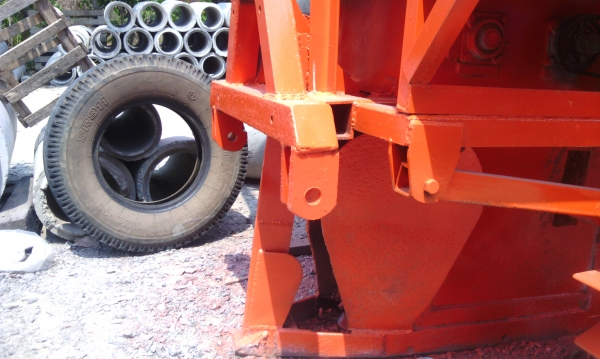 เครื่องปลูกอ้อยร่องคู่ 40