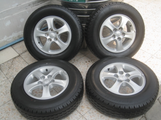 ขายล้อแม็กป้ายแดง Mitsu triton 15"x6" et46 5รู114.3 พร้อมยาง Bridgestone R623 215/70r15 ยางผลิตสัปดาห์ที่ 42 ปี14 ตุ่มและสีที่หน้ายางมีทุกเส้นครับ ใส่ vigo,innova,mighty-x ได้ครับ  สนใจติดต่อเล็กคลองสามครับ 081-3747940