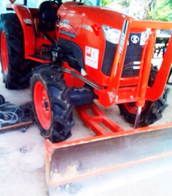 KUBOTA L4708 - 2 เพลา รถสวยมากครับทำงาน 450 ชม. อุปกรณ์มีให้ครบพร้อม มีใบดันหน้า,ผานพรวน 4,โรตารี่ พร้อมใช้งานได้เลยครับ เครื่องยนต์แน่นดีแรงดีสุดๆ เกียร์สภาพดีเดิมๆไม่มีหลุดไม่มีเยิ้ม ระบบไฮดรอลิกส์ไม่มีแตกเลย ช่วงล่างเต็มดี ยางสภาพดีหน้าหลังประมาณ 80\% พ KUBOTA L4708 - 2 เพลา รถสวยมากครับทำงาน 450 ชม. อุปกรณ์มีให้ครบพร้อม มีใบดันหน้า,ผานพรวน 4,โรตารี่ พร้อมใช้งานได้เลยครับ เครื่องยนต์แน่นดีแรงดีสุดๆ เกียร์สภาพดีเดิมๆไม่มีหลุดไม่มีเยิ้ม ระบบไฮดรอลิกส์ไม่มีแตกเลย ช่วงล่างเต็มดี ยางสภาพดีหน้าหลังประมาณ 80\% พ