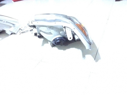 ขายไฟหน้าวีโก้ 05พร้อมหลอดไฟหน้า 2 ข้าง