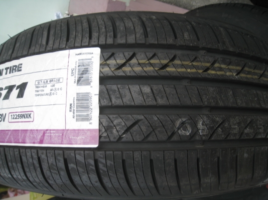 ขายล้อแม็กป้ายแดง HR-V 17"x7" et55 5รู114.3 ใส่ civic fd,fb , accord , crv , vigo, innova , camry  พร้อมยางใหม่ปี2013 215/45 หรือ 50 หรือ 55 r17  สนใจติดต่อเล็กคลองสามครับ 081-3747940