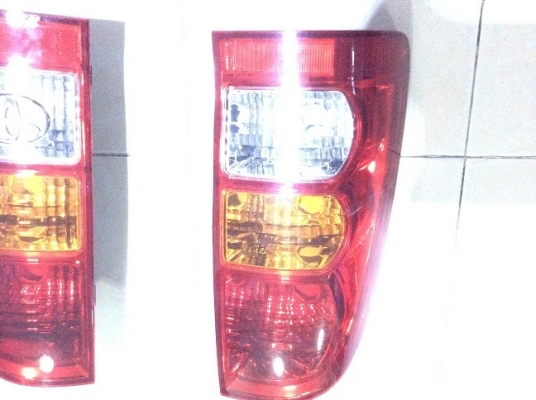 ขายไฟท้ายวีโก้ 2 ข้าง