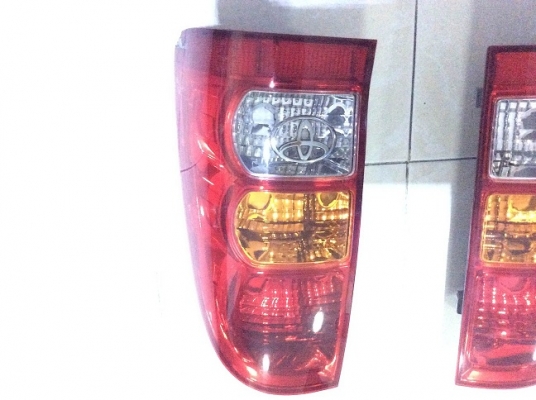 ขายไฟท้ายวีโก้ 2 ข้าง