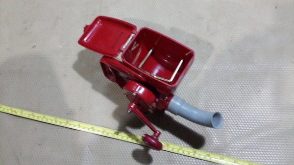 เครื่องพ่น เครื่องเป่า มือหมุน    ญี่ปุ่นครับ