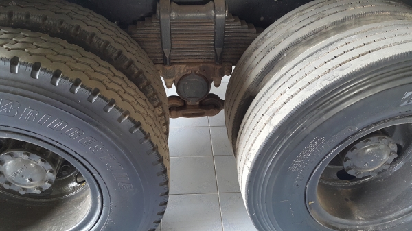 ขายรถ 10 ล้อ 2 เพลา กระบะเหล็กดั้ม ISUZU FXZ 270 ปี.46 ปรายปี รถสวย ยางเต็ม ราคาแค่.1650000 ต่อรอง สนใจโทรจองด่วน