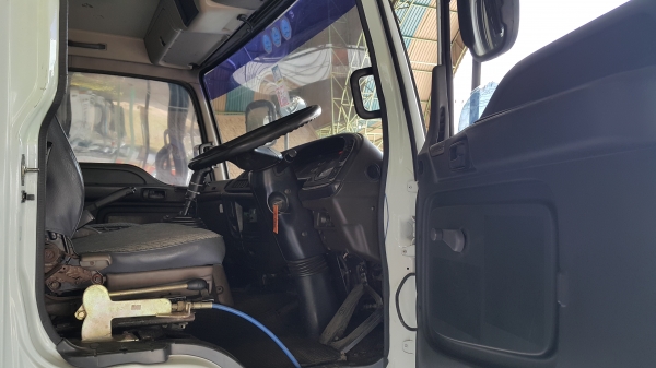 ขายรถ 10 ล้อ 2 เพลา กระบะเหล็กดั้ม ISUZU FXZ 270 ปี.46 ปรายปี รถสวย ยางเต็ม ราคาแค่.1650000 ต่อรอง สนใจโทรจองด่วน