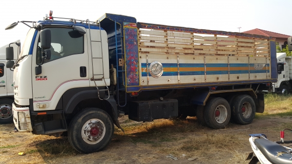 ขายรถ 10 ล้อ 2 เพลา กระบะเนียมดั้ม ISUZU 360 ปี.53 ปรายปี ราคาย้อมๆแค่.1980000 สนใจรีบจองด่วน