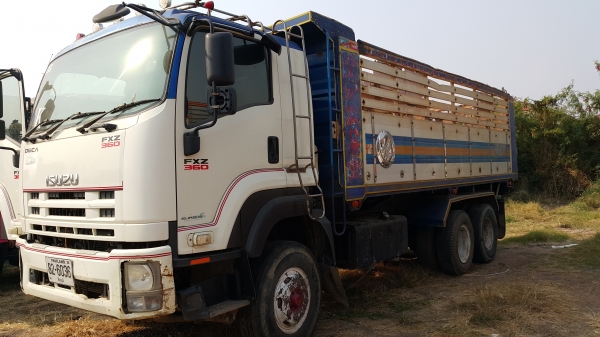 ขายรถ 10 ล้อ 2 เพลา กระบะเนียมดั้ม ISUZU 360 ปี.53 ปรายปี ราคาย้อมๆแค่.1980000 สนใจรีบจองด่วน