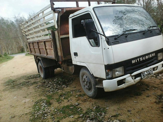 MITSUBISHI CANTER