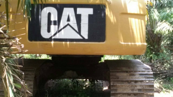 รถแบคโฮ CAT  320D  ( รถทำงาน 11,xxx กว่า ชม. )   สนใจติดต่อ   081 - 6079515