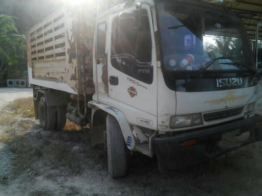 รถอีซูซุ  6  ล้อดั๊ม 195  แรงม้า. ปี 47  ( รถห้างแท้. )  สนใจติดต่อ   081 - 6079515