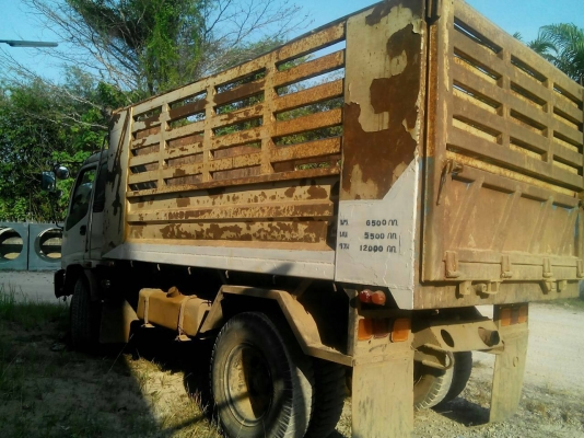 รถอีซูซุ  6  ล้อดั๊ม 195  แรงม้า. ปี 47  ( รถห้างแท้. )  สนใจติดต่อ   081 - 6079515