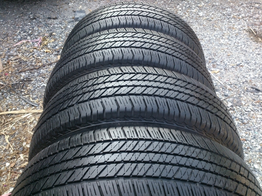 ขายยาง 265/65R17 Bridgestone ยางสัปดาห์ที่09ปี13 ดอกยางเต็มนิ่มลึกสดเท่ากันไม่แตกลายไม่ร้าวไม่กินข้าง จำนวน 1 ชุด ขายยาง 265/65R17 Bridgestone ยางสัปดาห์ที่09ปี13 ดอกยางเต็มนิ่มลึกสดเท่ากันไม่แตกลายไม่ร้าวไม่กินข้าง จำนวน 1 ชุด