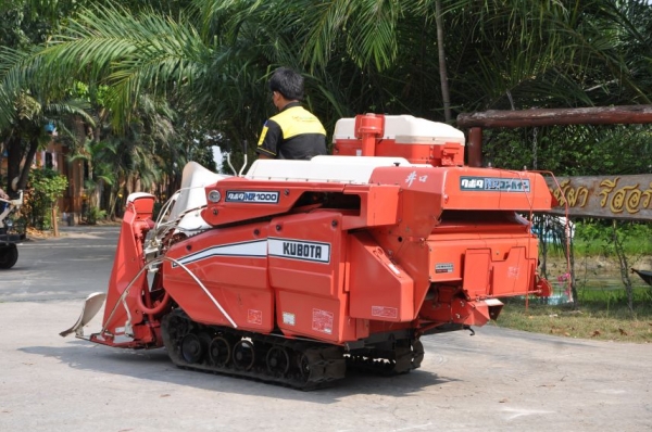 (ลดกระหน่ำ)ขายรถเกี่ยว นวดข้าวKUBOTA NX1000 ดีเซล2สูบ สวยเดิมจากญี่ปุ่น 58,000เท่านั้น!!
