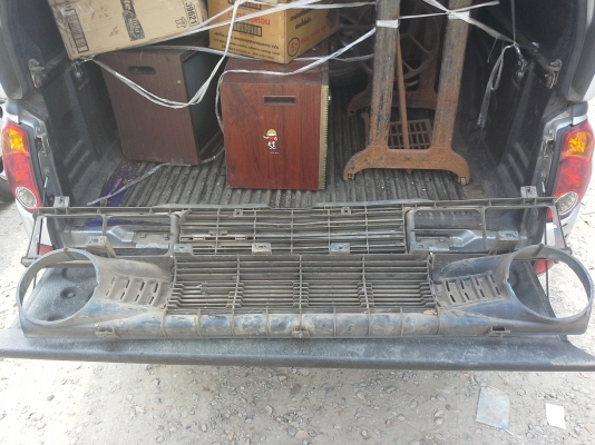 ขายกระจัง ดัทสัน720กับ ดัทสัน120Y สวยๆเลย สมบูรณ์สุดๆไม่มีขาด แตก หัก ใดๆหายาก สนนราคา850-ด่วนคร้าบมีตัวเดียว กระจัง720แท้สภาพโดยรวมสวย ตำหนิที่เดือยขาด1ตัว ตามรูป ขายพร้อมโลโก้แท้ติดรถ 650- สนใจ สินค้าต่อรองราคากันได้นะ081/7915677