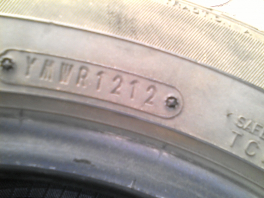 185/60R15 Dunlop spsport2030 ปี 2012 ชุด  4 เส้น  tel.081-427-3941