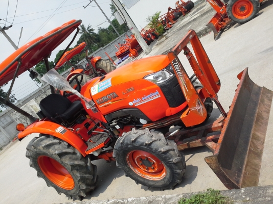 รถคูโบต้า 36 แรงม้า ใช้เงินออกรถ 5,000 บาท + ส่งฟรีทั่วประเทศ