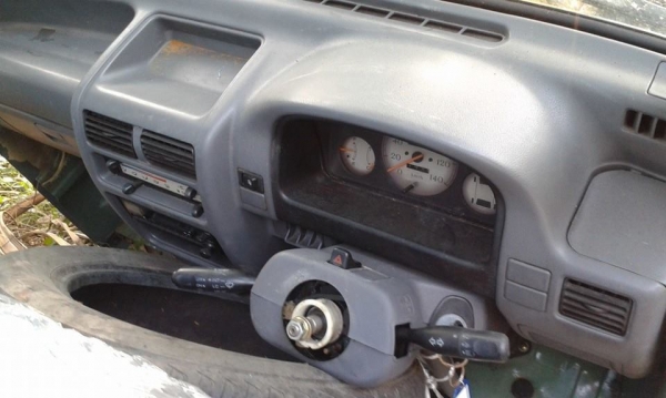 ขาย (เฉพาะส่วนหัวด้านหน้า Subaru Sambar dias classic ตัดมาจากญี่ปุ่น)