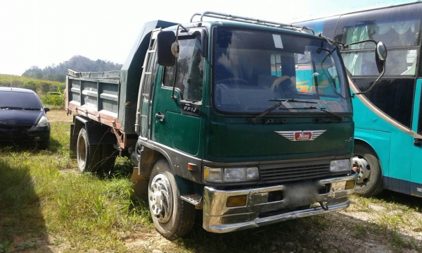 รถฮีโน่ 6 ล้อดั้ม  KL340  150 แรงม้า. ( รถห้าง. )  สนใจติดต่อ  081 - 6079515