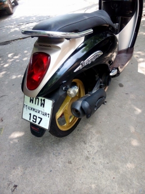 ขายถูก scoopy-iหัวฉีดปี2554รถบ้านราคาประหยัด มีเล่มครบ