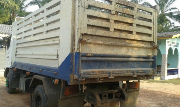 รถฮีโน่ 6 ล้อดั้ม FC9J 175 แรงม้า. ปี 55  ( รถวิ่ง 6x,xxx กว่า กม. )   สนใจติดต่อ  081 - 6079515