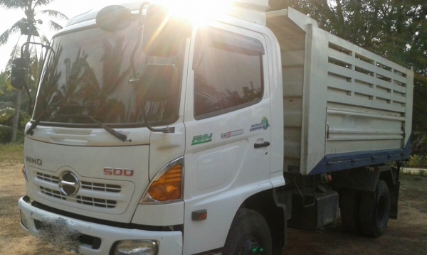 รถฮีโน่ 6 ล้อดั้ม FC9J 175 แรงม้า. ปี 55  ( รถวิ่ง 6x,xxx กว่า กม. )   สนใจติดต่อ  081 - 6079515