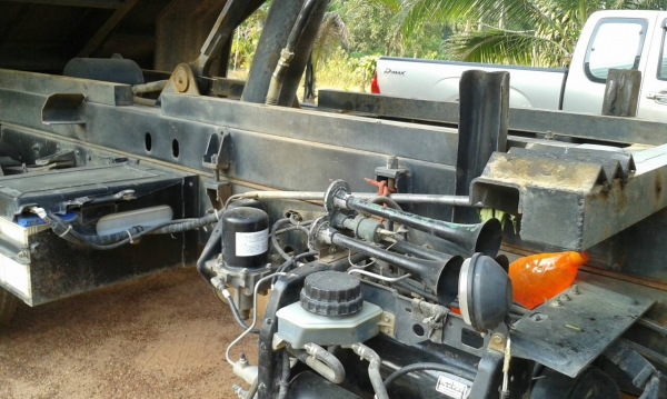 รถฮีโน่ 6 ล้อดั้ม FC9J 175 แรงม้า. ปี 55  ( รถวิ่ง 6x,xxx กว่า กม. )   สนใจติดต่อ  081 - 6079515