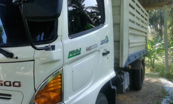 รถฮีโน่ 6 ล้อดั้ม FC9J 175 แรงม้า. ปี 55  ( รถวิ่ง 6x,xxx กว่า กม. )   สนใจติดต่อ  081 - 6079515