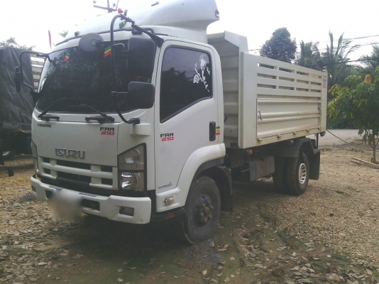 รถอีซูซุ 6 ล้อดั้ม FRR  210 แรงม้า. ปี 54  ( รถวิ่ง 1xx,xxx กว่า กม. )     สนใจติดต่อ  081 - 6079515