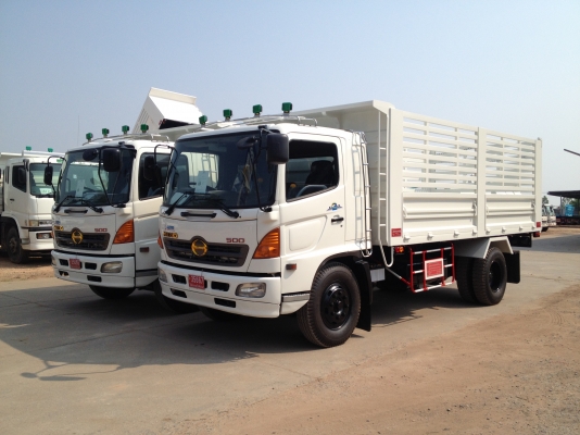 สวยๆเลยค่ะ HINO MEGA เครื่อง JO8C 225 แรงม้ากระบะดั้มพ์เกษตร ยาว 5.30 เมตร สูง 1.70 เมตร ยาง 900 ขอบ 20 สวยๆกระบะต่อใหม่ พร้อมเล่มทะเบียนรถห้างนะคะ อีก 2 คัน ยาว 7.20 เมตร
