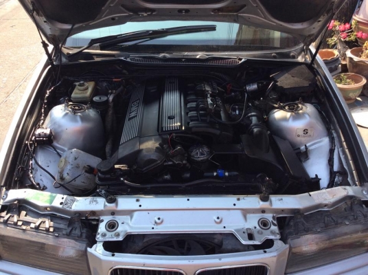 ขายครับ BMW. 325i. สภาพพร้อมใช้ครับ เครื่องเดิม m50 แน่นๆไม่มีงองแงเสียงเพราะเดินเบานิ่งสตาจทีเดียวติด เครื่องดีควันไม่ไหล เกียรดี ช่วงล่างแน่น เก็บหน่อยอร่อยเลย. ภายในสะอาด ไม่มีขาด แอรแบก ABS ไฟฟ้าทั้งคันใช้ได้ครบ. กระจกแต่ง ปรับไฟฟ้า ชุดแต่งm3 แกสหัวฉี