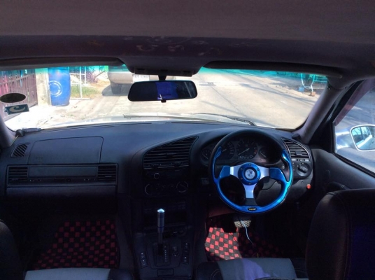ขายครับ BMW. 325i. สภาพพร้อมใช้ครับ เครื่องเดิม m50 แน่นๆไม่มีงองแงเสียงเพราะเดินเบานิ่งสตาจทีเดียวติด เครื่องดีควันไม่ไหล เกียรดี ช่วงล่างแน่น เก็บหน่อยอร่อยเลย. ภายในสะอาด ไม่มีขาด แอรแบก ABS ไฟฟ้าทั้งคันใช้ได้ครบ. กระจกแต่ง ปรับไฟฟ้า ชุดแต่งm3 แกสหัวฉี ขายครับ BMW. 325i. สภาพพร้อมใช้ครับ เครื่องเดิม m50 แน่นๆไม่มีงองแงเสียงเพราะเดินเบานิ่งสตาจทีเดียวติด เครื่องดีควันไม่ไหล เกียรดี ช่วงล่างแน่น เก็บหน่อยอร่อยเลย. ภายในสะอาด ไม่มีขาด แอรแบก ABS ไฟฟ้าทั้งคันใช้ได้ครบ. กระจกแต่ง ปรับไฟฟ้า ชุดแต่งm3 แกสหัวฉี