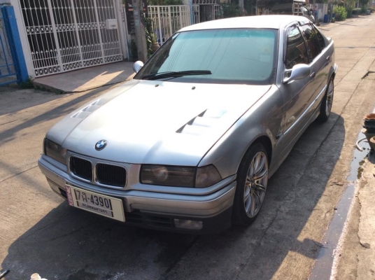 ขายครับ BMW. 325i. สภาพพร้อมใช้ครับ เครื่องเดิม m50 แน่นๆไม่มีงองแงเสียงเพราะเดินเบานิ่งสตาจทีเดียวติด เครื่องดีควันไม่ไหล เกียรดี ช่วงล่างแน่น เก็บหน่อยอร่อยเลย. ภายในสะอาด ไม่มีขาด แอรแบก ABS ไฟฟ้าทั้งคันใช้ได้ครบ. กระจกแต่ง ปรับไฟฟ้า ชุดแต่งm3 แกสหัวฉี ขายครับ BMW. 325i. สภาพพร้อมใช้ครับ เครื่องเดิม m50 แน่นๆไม่มีงองแงเสียงเพราะเดินเบานิ่งสตาจทีเดียวติด เครื่องดีควันไม่ไหล เกียรดี ช่วงล่างแน่น เก็บหน่อยอร่อยเลย. ภายในสะอาด ไม่มีขาด แอรแบก ABS ไฟฟ้าทั้งคันใช้ได้ครบ. กระจกแต่ง ปรับไฟฟ้า ชุดแต่งm3 แกสหัวฉี