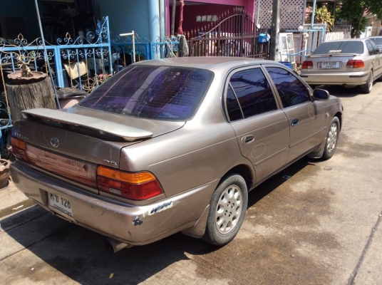 ขายครับ toyota corola 1.6. ท๊อปสุด ออโต้ ไฟฟ้าทั้งคัน เครื่องเกียรช่วงล่างดีภายในสวยสะอาด พร้อมใช้ แอรหนาวมวิ่งไกลสะบาย สีไม่สวยครับเก็บสีอย่างเดียวจบเลย. ราคา39000 งดต่อลอง กอล์ฟครับ085-359-4089หรือ082-494-5768 ดูรถสายไหมวงศกร24ชม