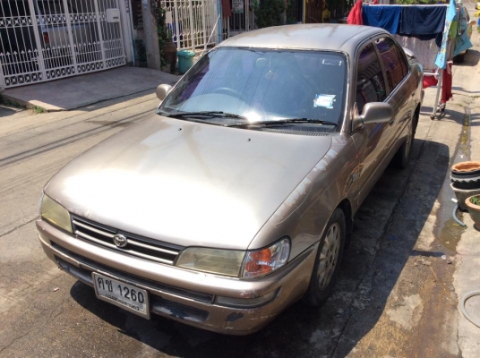 ขายครับ toyota corola 1.6. ท๊อปสุด ออโต้ ไฟฟ้าทั้งคัน เครื่องเกียรช่วงล่างดีภายในสวยสะอาด พร้อมใช้ แอรหนาวมวิ่งไกลสะบาย สีไม่สวยครับเก็บสีอย่างเดียวจบเลย. ราคา39000 งดต่อลอง กอล์ฟครับ085-359-4089หรือ082-494-5768 ดูรถสายไหมวงศกร24ชม