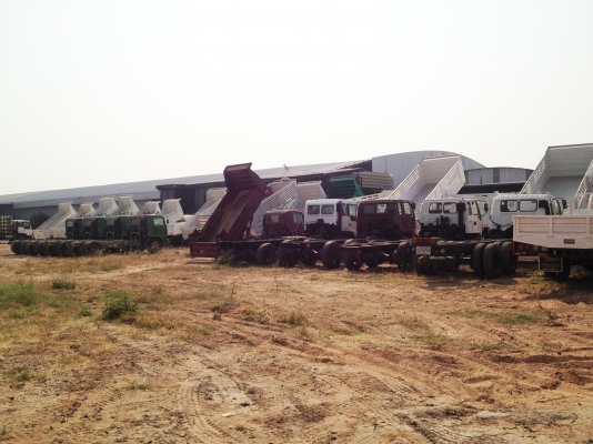 ศูนย์รวมรถบรรทก 10 ล้อ 12 ล้อ มากมายหลายรุ่น มีทั้ง 6 ล้อ 10 ล้อ 12 ล้อ เครน กระบะดั้มพ์ หางพื้นเรียบ ทางเซมิ  ราคาไม่แพงทุกคันพร้อมทะเบียน สนใจติดต่อได้ ราคากันเอง